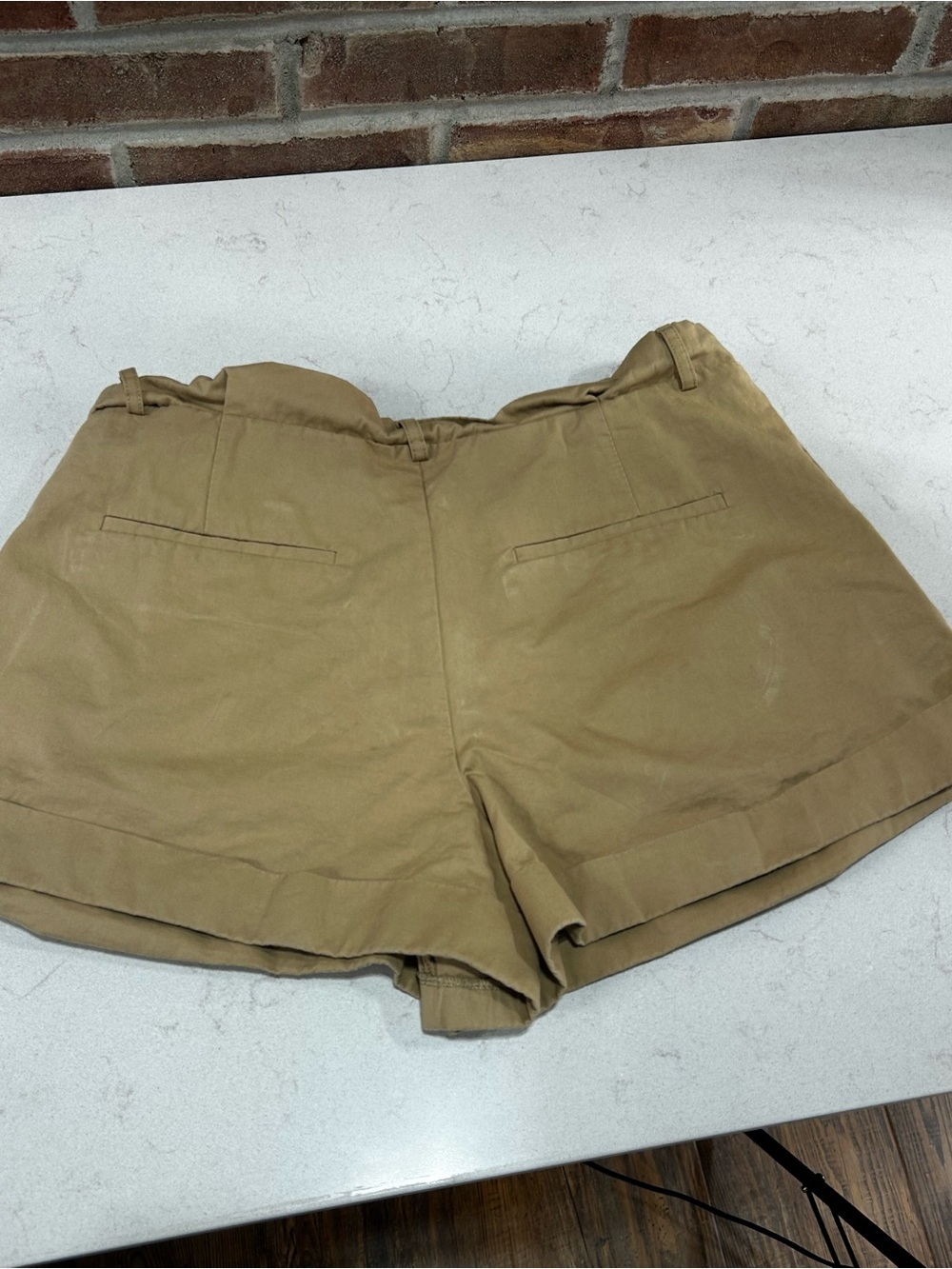 Zara Tan High-Waist Pleated Cuffed Shorts - Picture 2 of 4